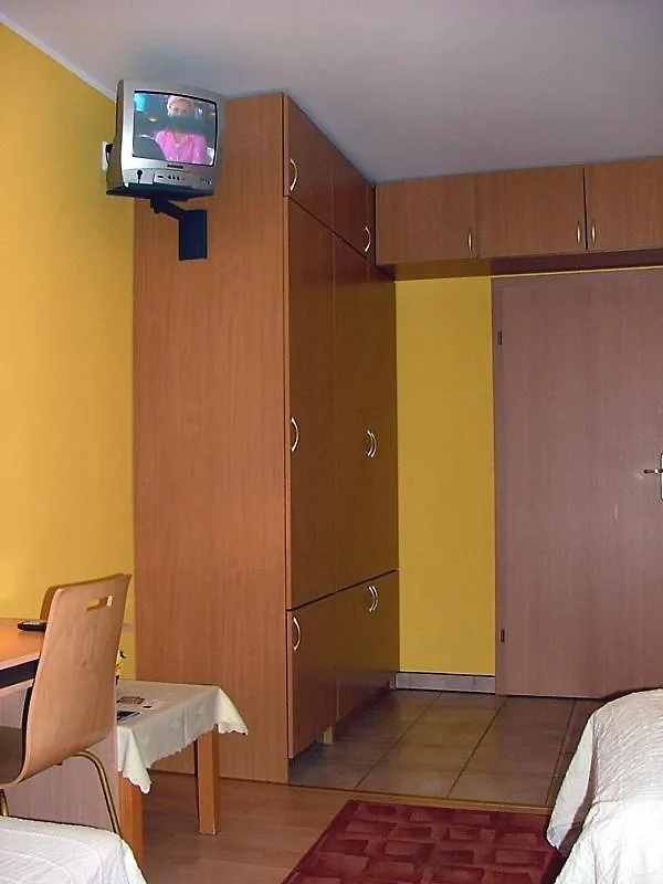 Dom Goscinny Pod Brzozami Poznan Bed & Breakfast